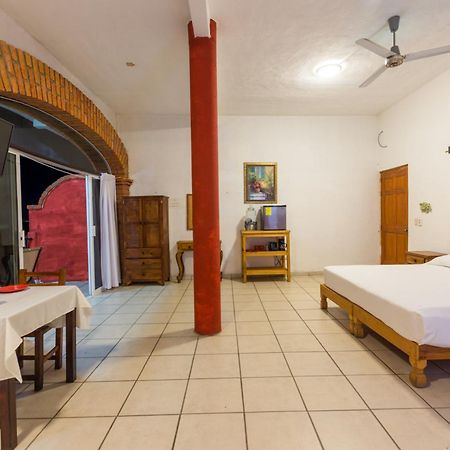 Traditional Sierra Leon Oceanfront Rooms - Adults Only Puerto Vallarta Buitenkant foto