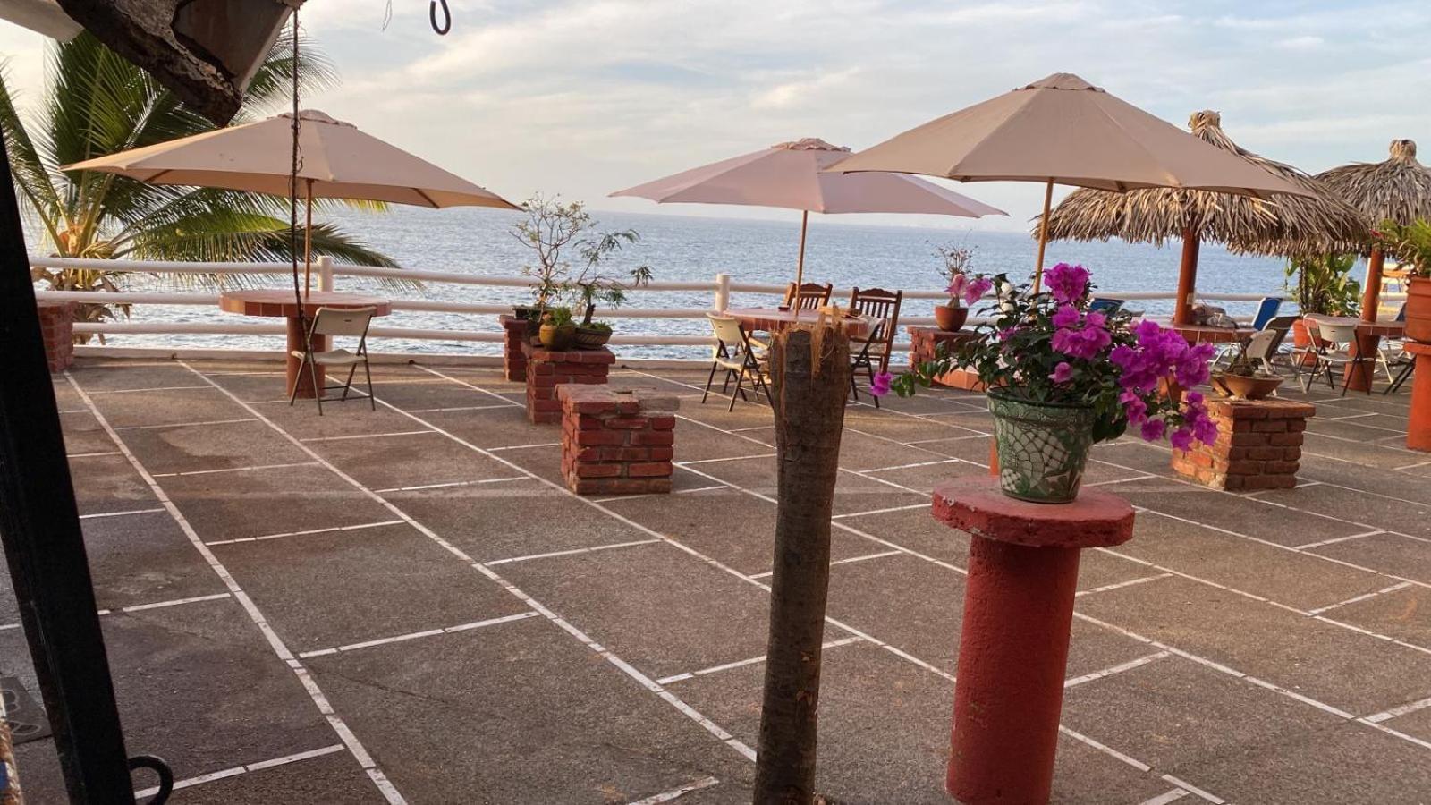 Traditional Sierra Leon Oceanfront Rooms - Adults Only Puerto Vallarta Buitenkant foto