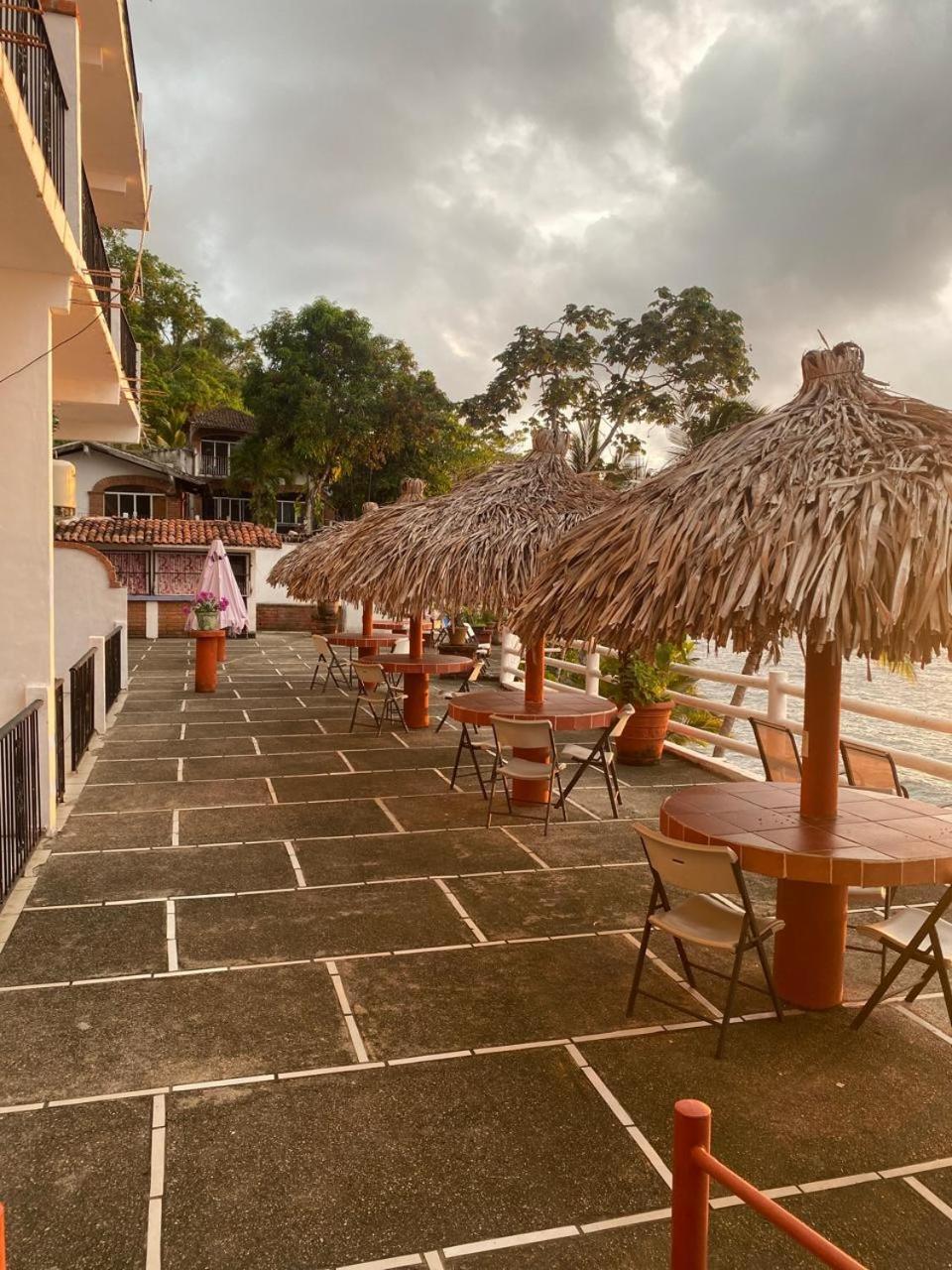 Traditional Sierra Leon Oceanfront Rooms - Adults Only Puerto Vallarta Buitenkant foto