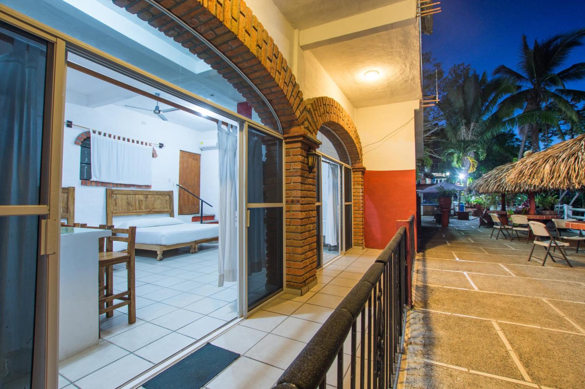 Traditional Sierra Leon Oceanfront Rooms - Adults Only Puerto Vallarta Buitenkant foto